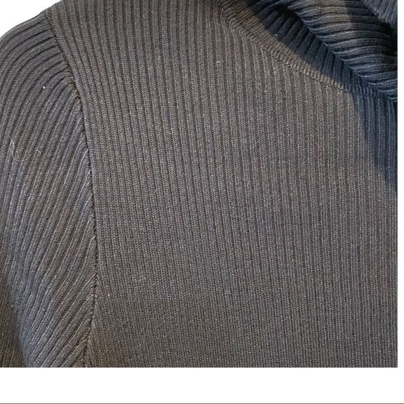 Mandee Long Sleeve Ribbed Black Turtleneck Sweater Size Large EUC - Picture 2 of 6